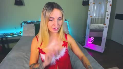 Snapshot of ashley_crashly chatting on 25, 12, 2024 Alina online show from 25, 12, 2024