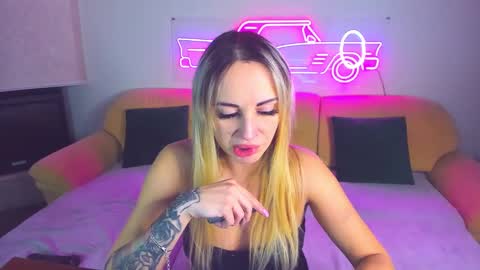 Snapshot of ashley_crashly chatting on 5, 1, 2025 Alina online show from 5, 1, 2025