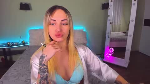 Snapshot of ashley_crashly chatting on 27, 1, 2025 Alina online show from 27, 1, 2025