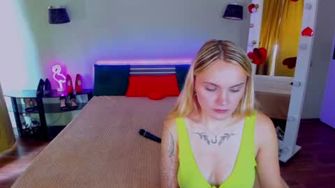 Snapshot of ashley_crashly chatting on 26, 7, 2026 Alina online show from 26, 7, 2026