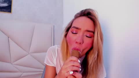 ashley_miller26 online show from 3, 3, 2025