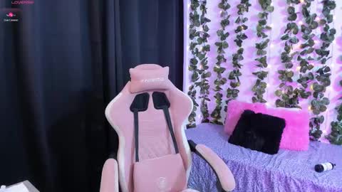 Snapshot of ashley_morgan_18 chatting on 5, 10, 2025 ashley online show from 5, 10, 2025