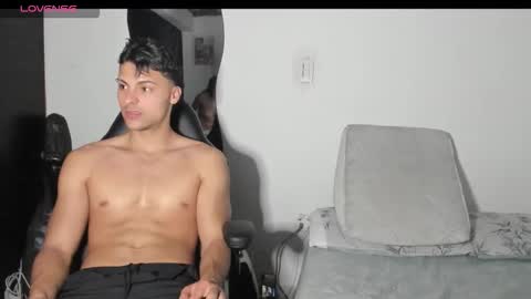 ASHLEY AND TYLER online show from 25, 10, 2025