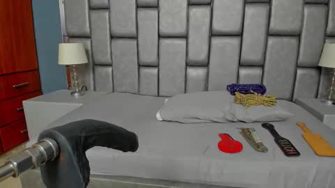 ASHLEY  My schedule 600 - 1400 GMT -5 online show from 22, 10, 2025