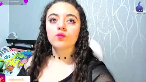 .. Ashley .. online show from 18, 1, 2026