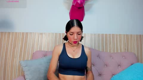 Snapshot of ashleymonrroe_ chatting on 12, 10, 2025 Ashley Monroe online show from 12, 10, 2025
