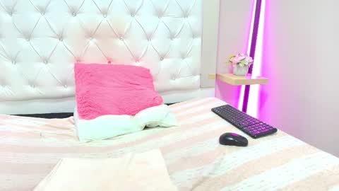 ashleyrobert_ online show from 19, 12, 2025