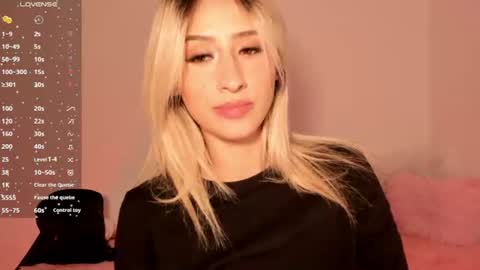 Snapshot of ashleyroys_111 chatting on 4, 7, 2026 dahiana online show from 4, 7, 2026
