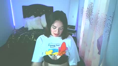 Snapshot of ashleyt1998 chatting on 29, 1, 2025 ASHLEY online show from 29, 1, 2025