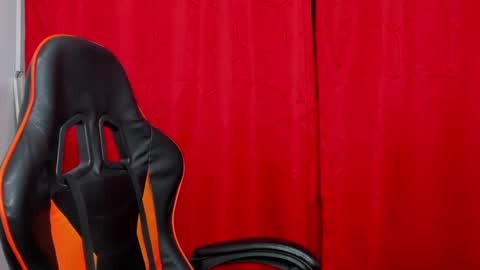 Snapshot of ashleytravis_ chatting on 9, 1, 2025 online show from 9, 1, 2025