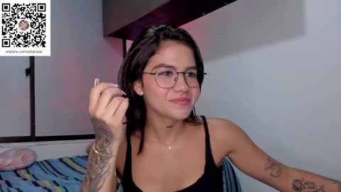 Snapshot of ashleytravis_ chatting on 1, 2, 2025 online show from 1, 2, 2025