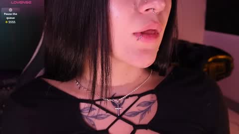 Ashley Lauren online show from 16, 4, 2026