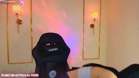 Snapshot of ashleyy__fox chatting on 30, 7, 2026 Hi Im Ashley Dont forget to follow me to have me close to you online show from 30, 7, 2026