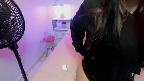 Snapshot of asia_lune chatting on 28, 5, 2026 MyaFontaine online show from 28, 5, 2026