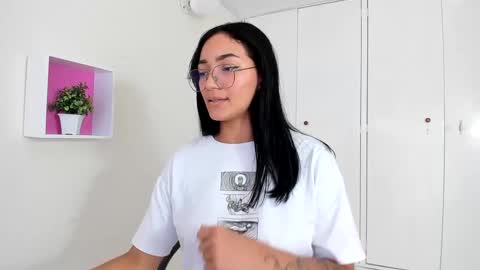 Camila online show from 11, 1, 2025