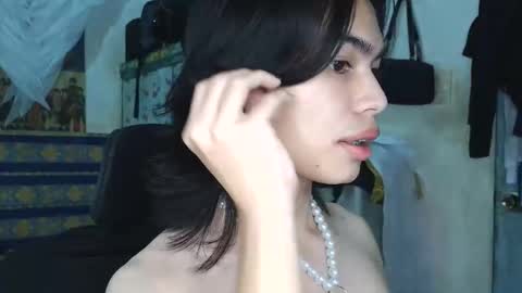 asian_babyboi online show from 21, 11, 2025