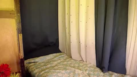 Elaine Navales online show from 2, 10, 2025