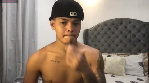 Snapshot of asianhugescott chatting on 1, 6, 2026 VICTORIA SCOTT online show from 1, 6, 2026