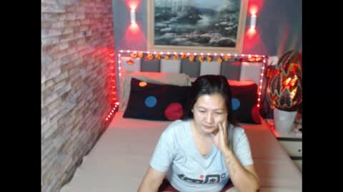 Snapshot of asiannosurrender chatting on 13, 11, 2025 asiannosurrender online show from 13, 11, 2025