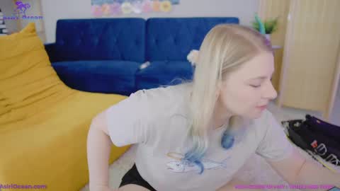 Snapshot of asiri_ocean chatting on 19, 5, 2026 Asiri pronounced Ah-siri Please no nicknames 3 online show from 19, 5, 2026