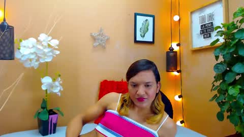 Snapshot of aslyhernandez chatting on 11, 10, 2025 ASLY online show from 11, 10, 2025