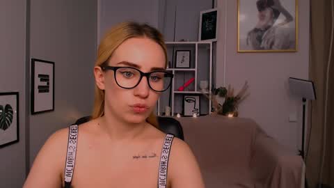 Snapshot of asol_muah chatting on 24, 12, 2024 Asol online show from 24, 12, 2024