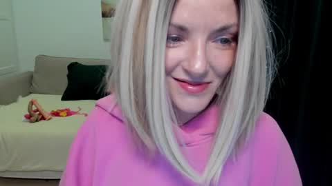 Snapshot of asteris_stella chatting on 17, 6, 2026 Asteris online show from 17, 6, 2026