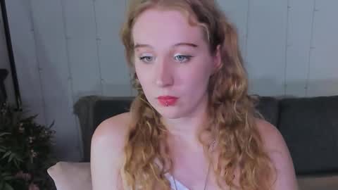 Snapshot of astra_mluse chatting on 18, 10, 2025 Astra online show from 18, 10, 2025