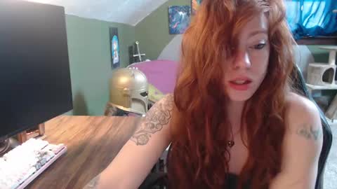 Snapshot of astraeasiren chatting on 21, 2, 2025 AstraeaSiren online show from 21, 2, 2025