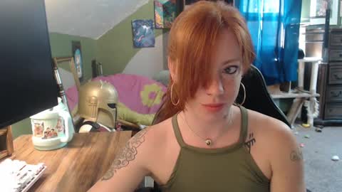 Snapshot of astraeasiren chatting on 19, 9, 2025 AstraeaSiren online show from 19, 9, 2025