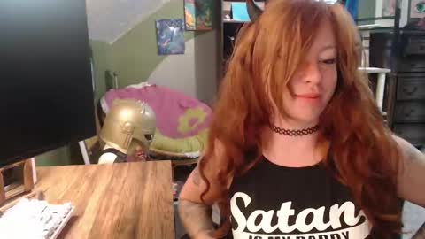 Snapshot of astraeasiren chatting on 31, 10, 2025 AstraeaSiren online show from 31, 10, 2025