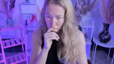 Snapshot of astramonroe chatting on 10, 9, 2025 astramonroe online show from 10, 9, 2025