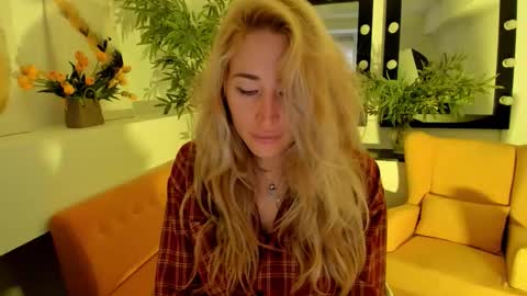 Snapshot of astramonroe chatting on 1, 10, 2025 astramonroe online show from 1, 10, 2025