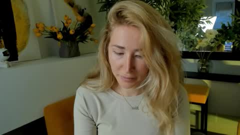 Snapshot of astramonroe chatting on 8, 10, 2025 astramonroe online show from 8, 10, 2025