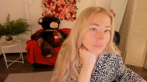Snapshot of astramonroe chatting on 24, 5, 2026 astramonroe online show from 24, 5, 2026