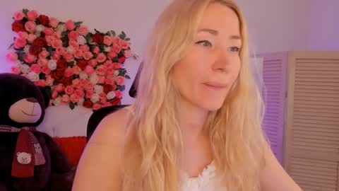 Snapshot of astramonroe chatting on 3, 6, 2026 astramonroe online show from 3, 6, 2026