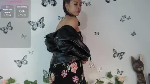 Snapshot of astrid_miller_1 chatting on 29, 4, 2026 Astrid online show from 29, 4, 2026