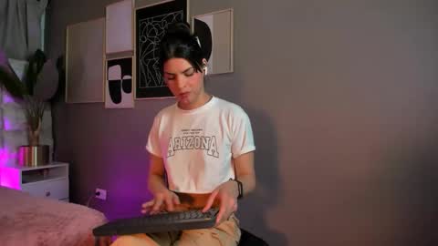 Snapshot of astrid_velle chatting on 1, 5, 2026 astrid_velle online show from 1, 5, 2026