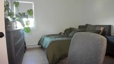 Astrid Luxe online show from 10, 10, 2025