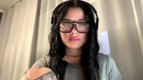 Snapshot of astridxxxxx chatting on 7, 7, 2026 You can call me Emma online show from 7, 7, 2026