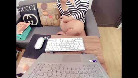 Snapshot of asuka_9x chatting on 9, 10, 2025 asuka_9x online show from 9, 10, 2025