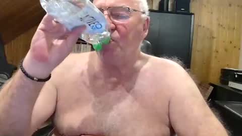 Snapshot of asusandy chatting on 16, 4, 2026 asusandy online show from 16, 4, 2026
