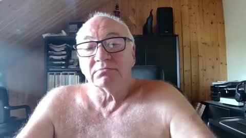 Snapshot of asusandy chatting on 27, 4, 2026 asusandy online show from 27, 4, 2026
