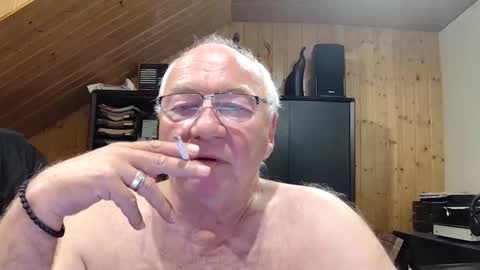 Snapshot of asusandy chatting on 30, 4, 2026 asusandy online show from 30, 4, 2026