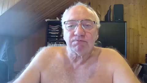 Snapshot of asusandy chatting on 11, 5, 2026 asusandy online show from 11, 5, 2026