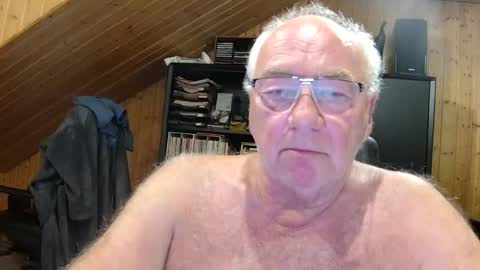 Snapshot of asusandy chatting on 8, 7, 2026 asusandy online show from 8, 7, 2026