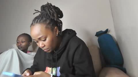Snapshot of atara_seren chatting on 26, 5, 2026 atara_seren online show from 26, 5, 2026