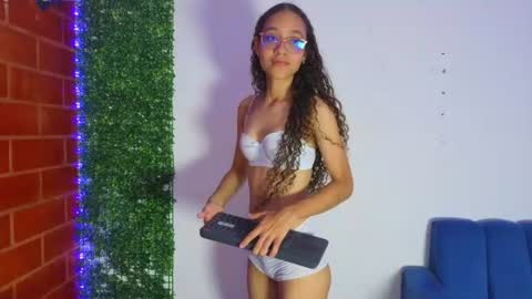 Snapshot of athenea_03 chatting on 14, 6, 2026 Athenea online show from 14, 6, 2026