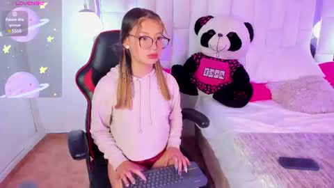 athenea fox  online show from 27, 6, 2026