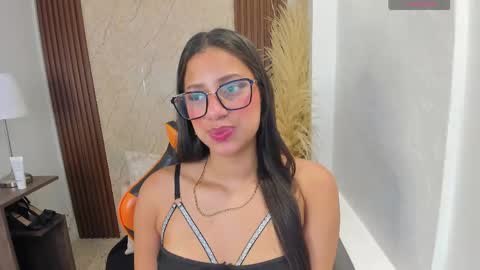 Snapshot of atiena_ chatting on 26, 5, 2026 Atiena online show from 26, 5, 2026